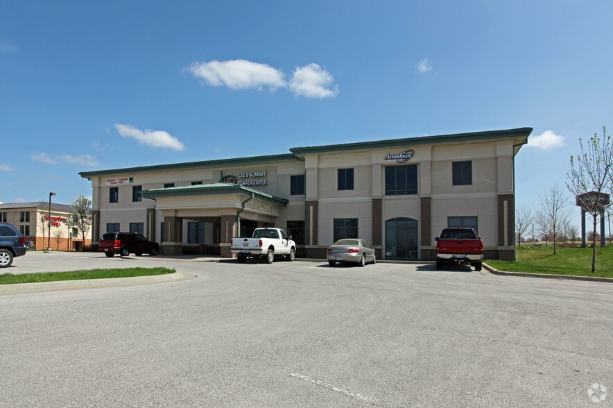 100 NE Missouri Rd, Lee's Summit, MO for lease - Building Photo - Image 2 of 11