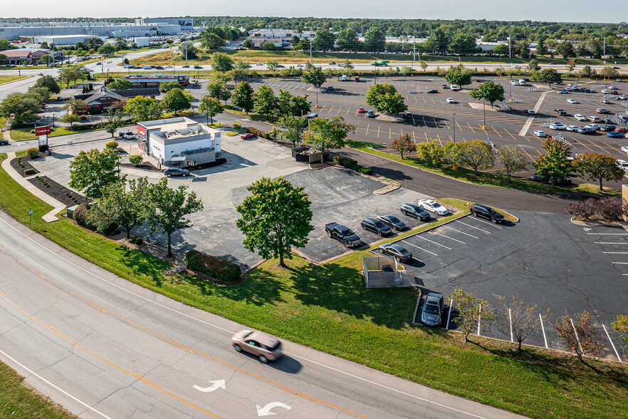 3737 Diann Marie Rd, Louisville, KY for sale - Aerial - Image 3 of 9