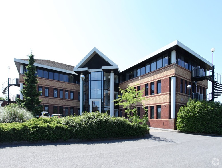 Stirling Rd, Guildford for sale - Primary Photo - Image 1 of 1