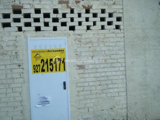 Retail in Cáceres, Cáceres for sale - Building Photo - Image 1 of 9