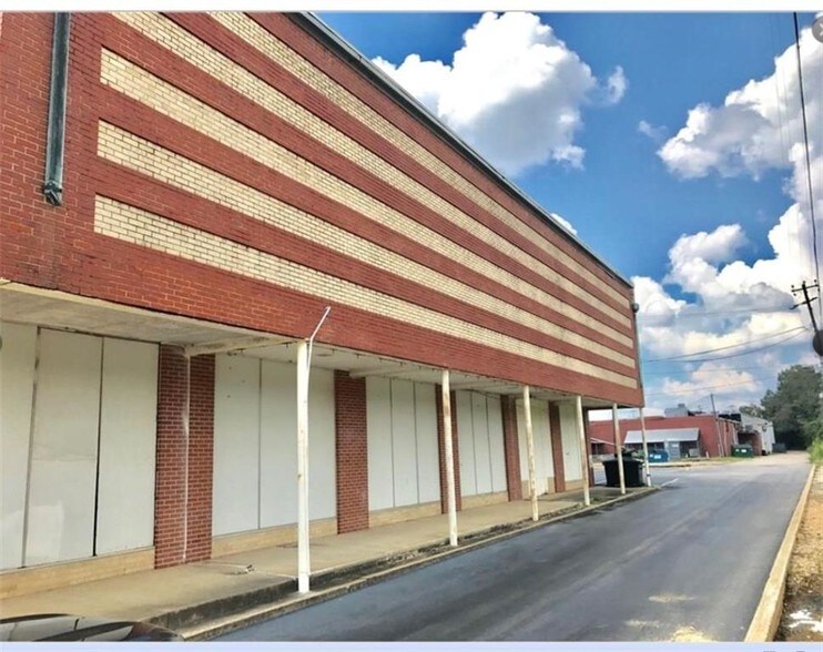 112 Howell St, Chickasaw, AL for sale - Primary Photo - Image 1 of 1