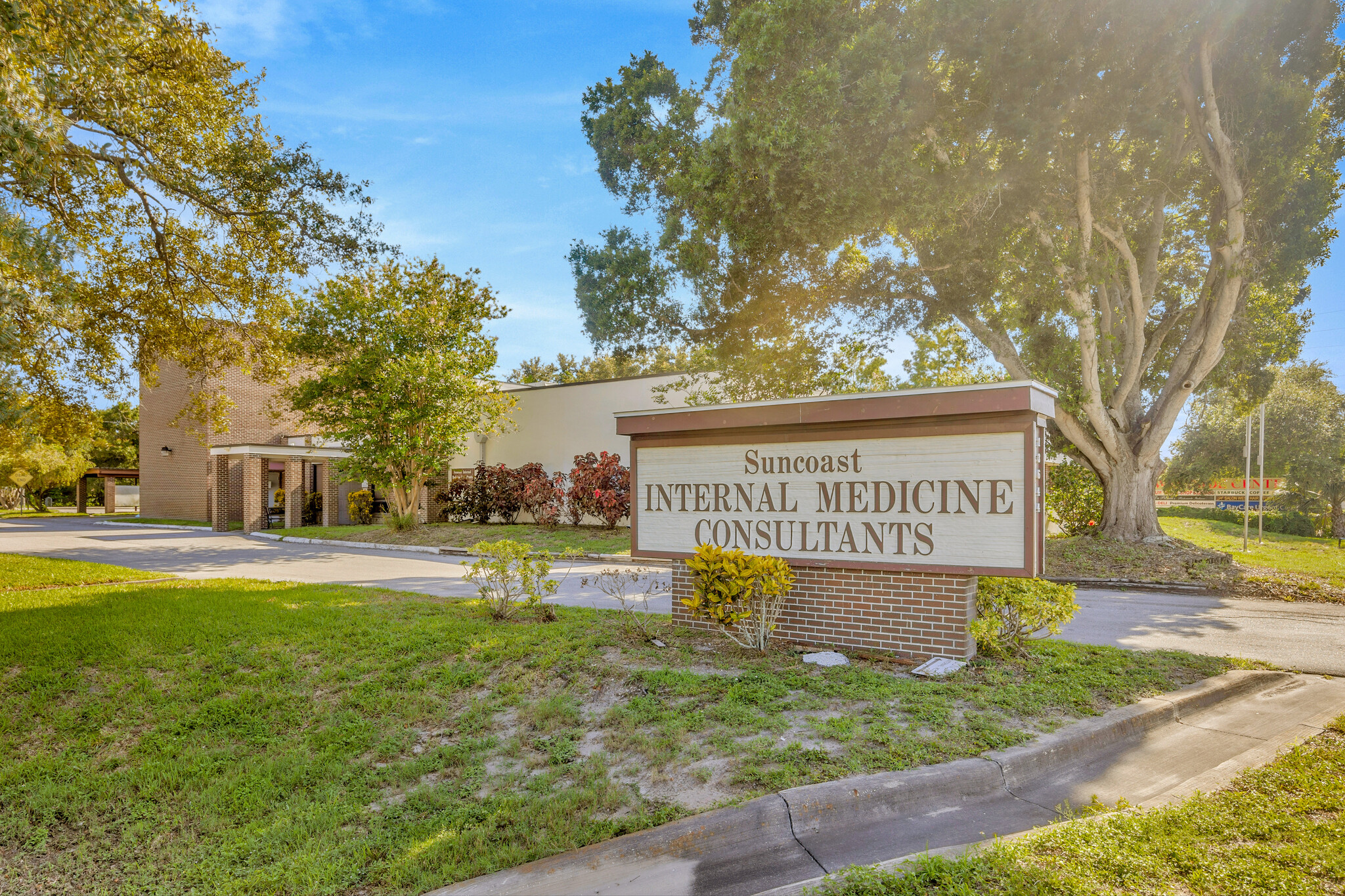 13644 Walsingham Rd, Largo, FL for sale Primary Photo- Image 1 of 33