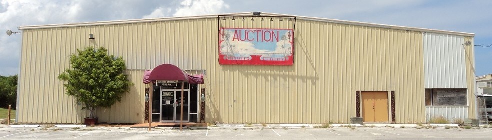 690 4th Pl, Vero Beach, FL for sale - Building Photo - Image 1 of 1