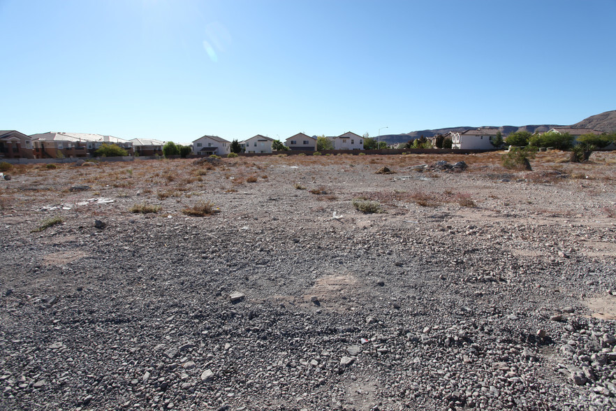 SE Grand Canyon & Russell Rd, Las Vegas, NV for sale - Primary Photo - Image 1 of 3