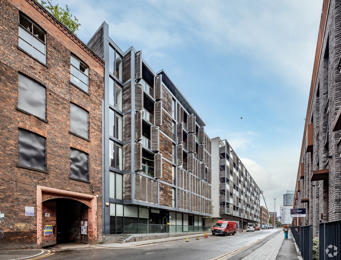 42 Ellesmere St, Manchester, LAN M15 4PT Burton Place