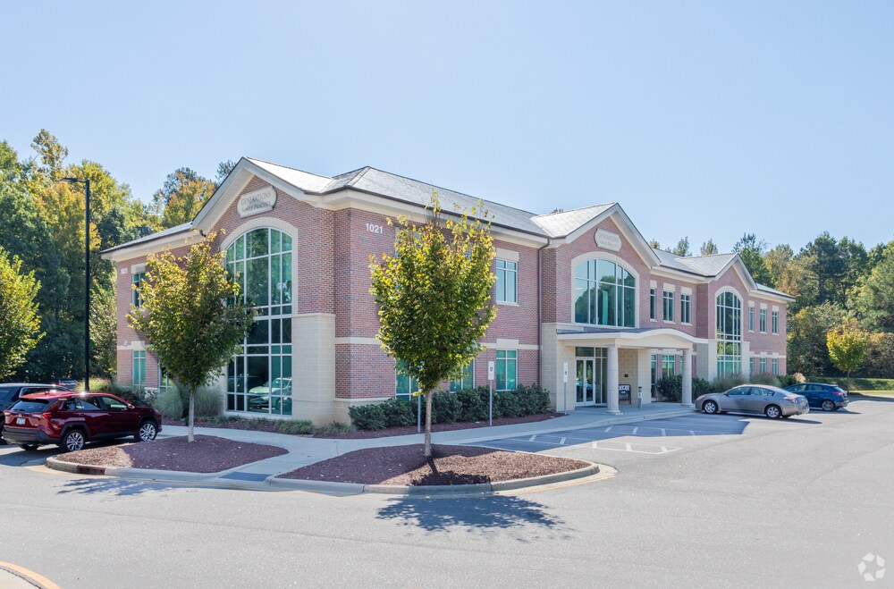 1021 Darrington Dr, Cary, NC 27513