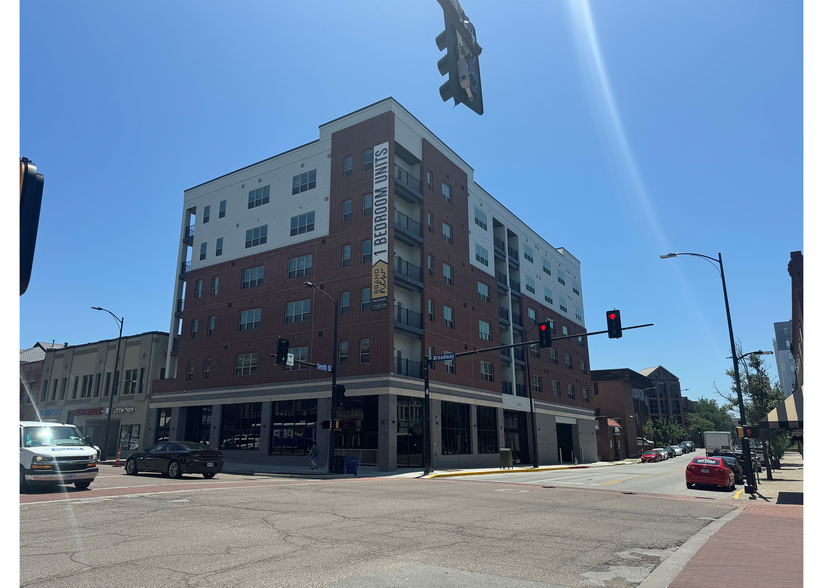 1000 E Broadway, Columbia, MO for lease - Building Photo - Image 2 of 3