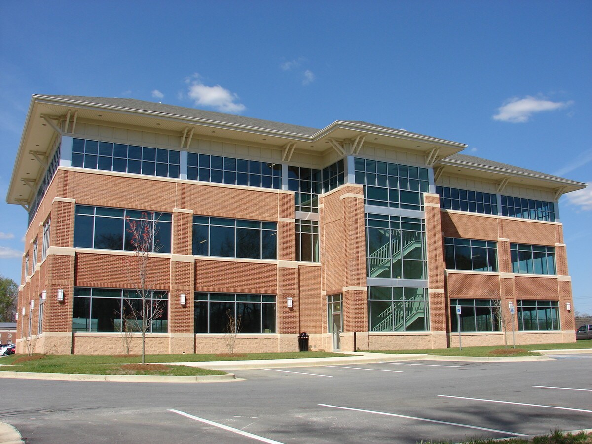 4255 Altamont Pl, White Plains, MD 20695