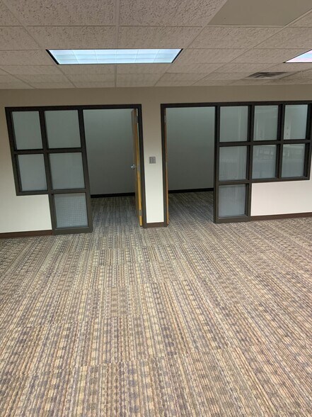 3900 W 53rd St, Sioux Falls, SD for sale - Interior Photo - Image 3 of 17