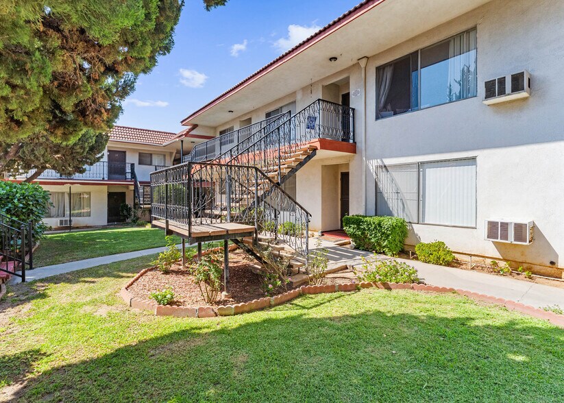 950 Walnut, La Habra, CA for sale - Building Photo - Image 2 of 10