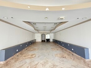 7311 N Figueroa St, Los Angeles, CA for lease Interior Photo- Image 2 of 2