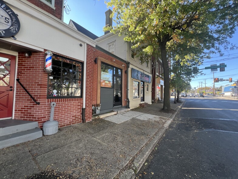 13 E Bridge St, Morrisville, PA for lease - Building Photo - Image 2 of 15