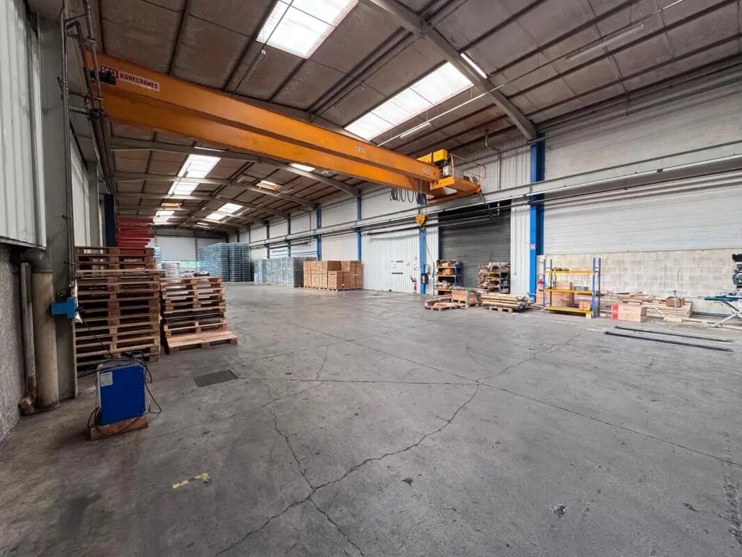 Office in Béligneux for lease Building Photo- Image 1 of 6