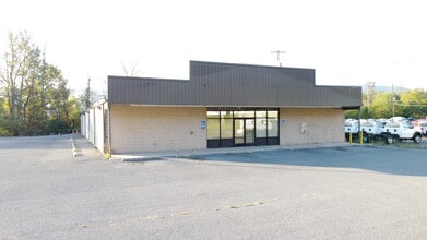 19655 Route 522, Beaver Springs, PA for lease Interior Photo- Image 2 of 17