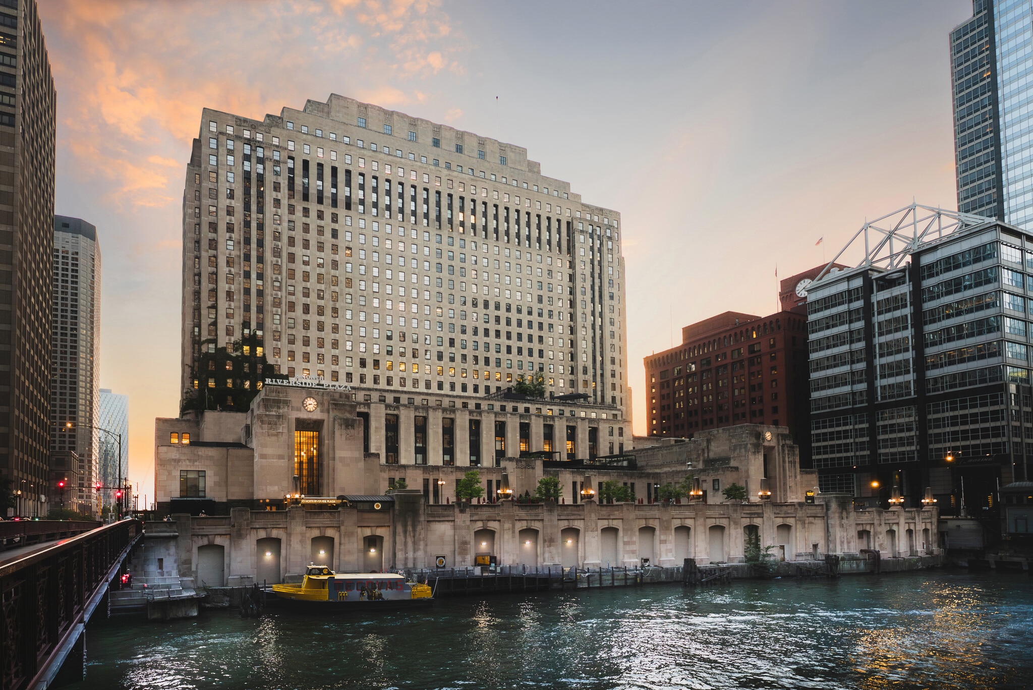 2 N Riverside Plz, Chicago, IL for lease Building Photo- Image 1 of 12