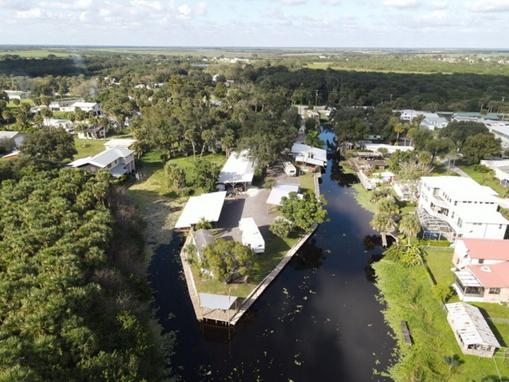 1069 Marina Ln, Moore Haven, FL for sale Primary Photo- Image 1 of 1