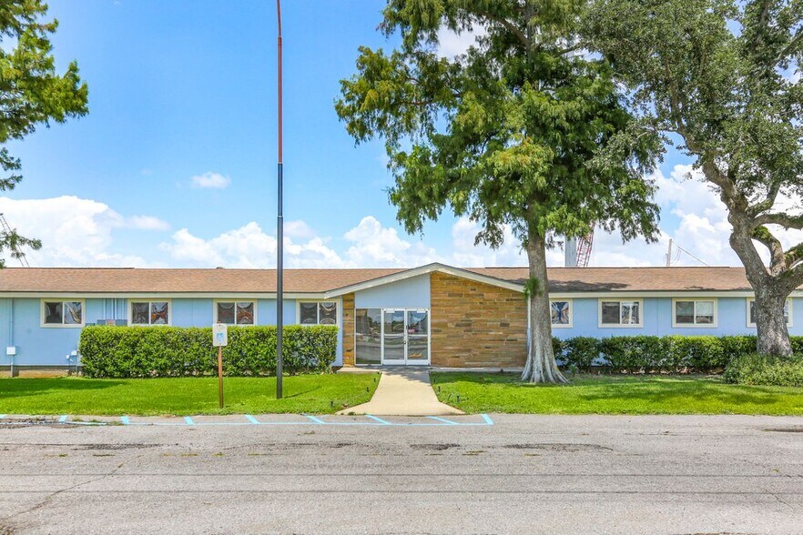 1112 Engineers Rd, Belle Chasse, LA 70037 Office for Lease