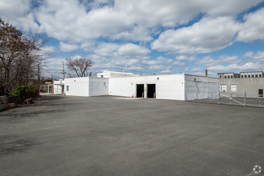 1153 W Elizabeth Ave, Linden, NJ for lease - Building Photo - Image 1 of 16