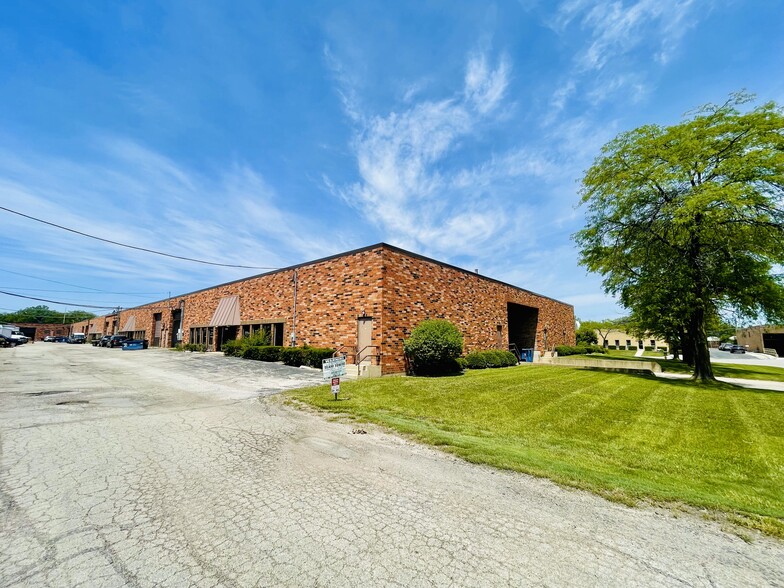 1701-1735 W Armitage Ct, Addison, IL for lease - Building Photo - Image 2 of 3