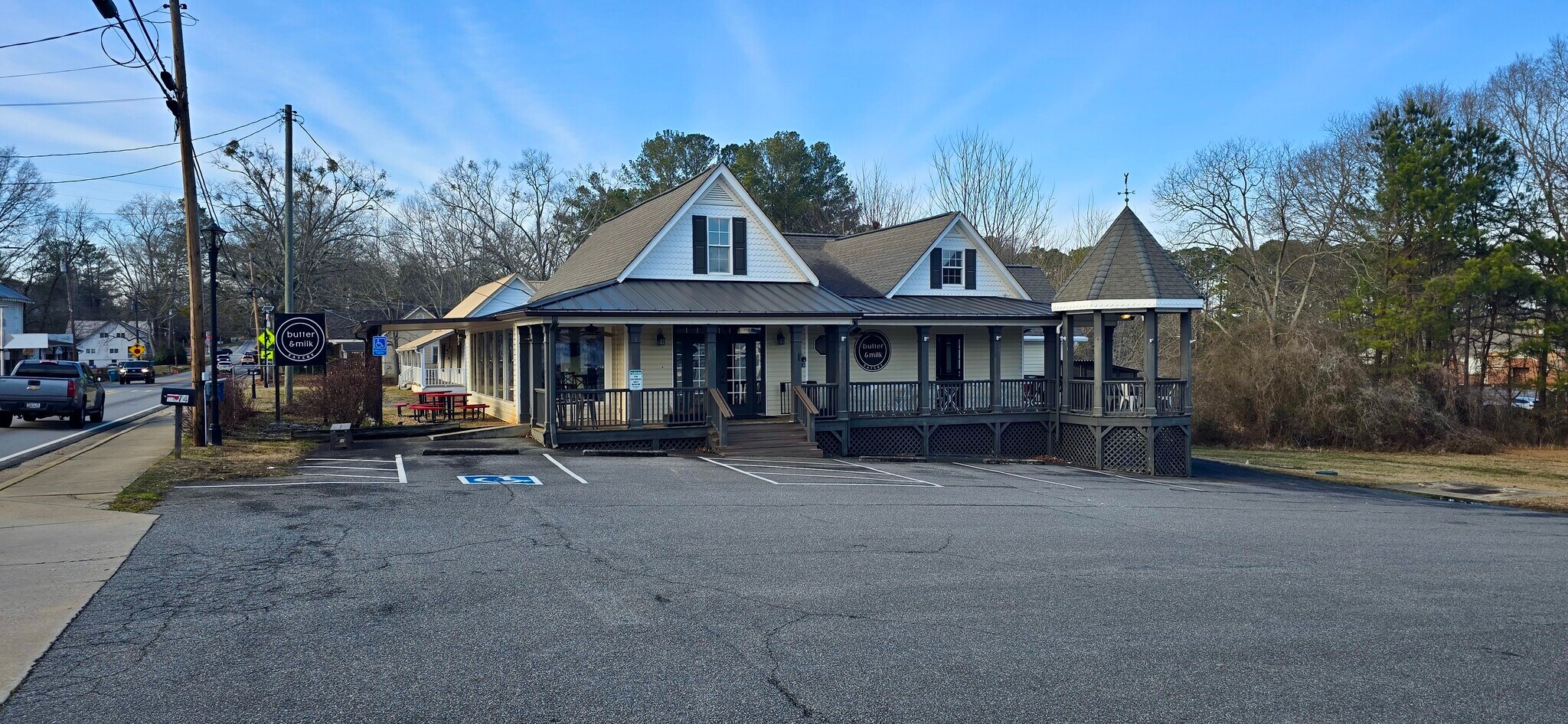 6874 Reinhardt College Pky, Waleska, GA for lease Building Photo- Image 1 of 11