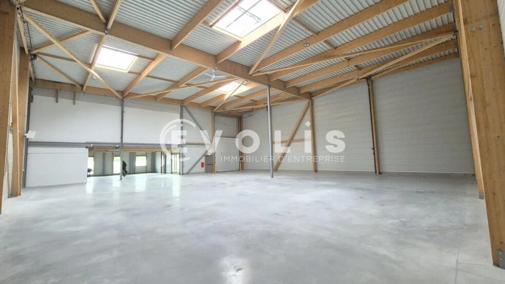 Rue Du Poteau, Courtry for sale - Interior Photo - Image 3 of 21