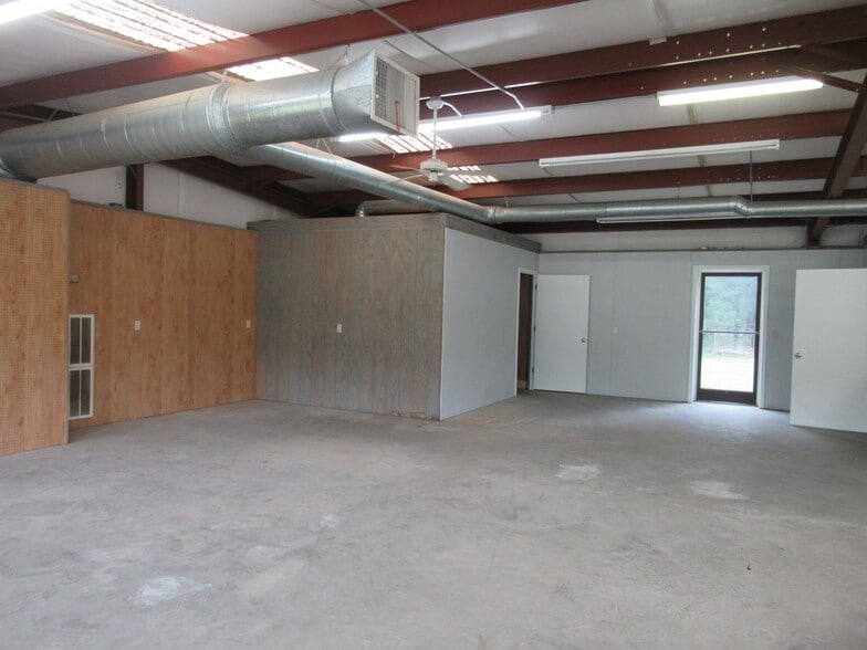 220 SE Pike Rd, Sumter, SC for lease - Building Photo - Image 2 of 27