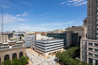 133 S 11th St, Saint Louis, MO - aerial  map view