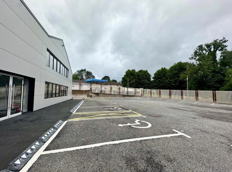 72 Cathedral Rd, Armagh for lease - Building Photo - Image 2 of 2