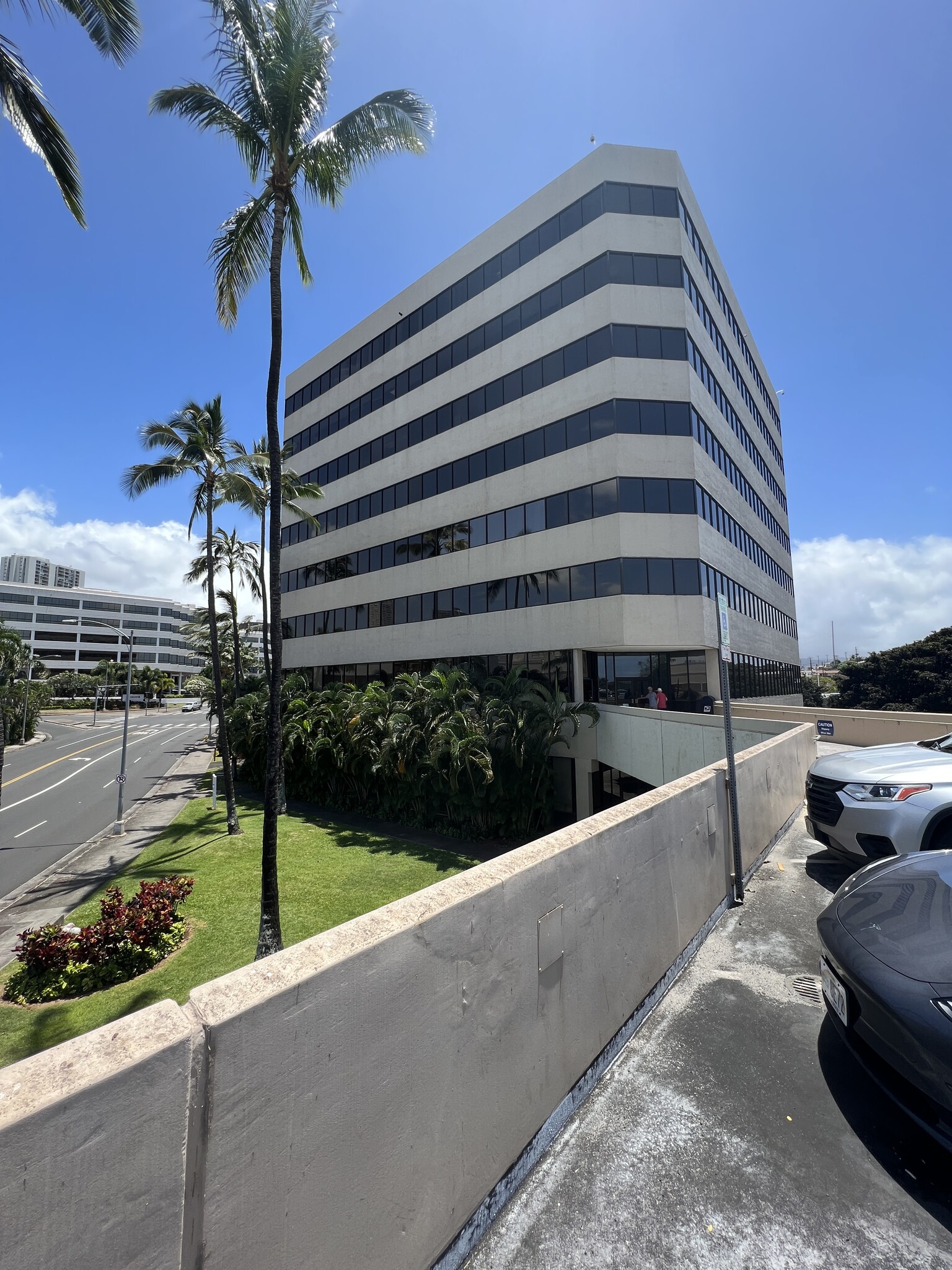 98-211 Pali Momi St, Aiea, HI for lease Building Photo- Image 1 of 7