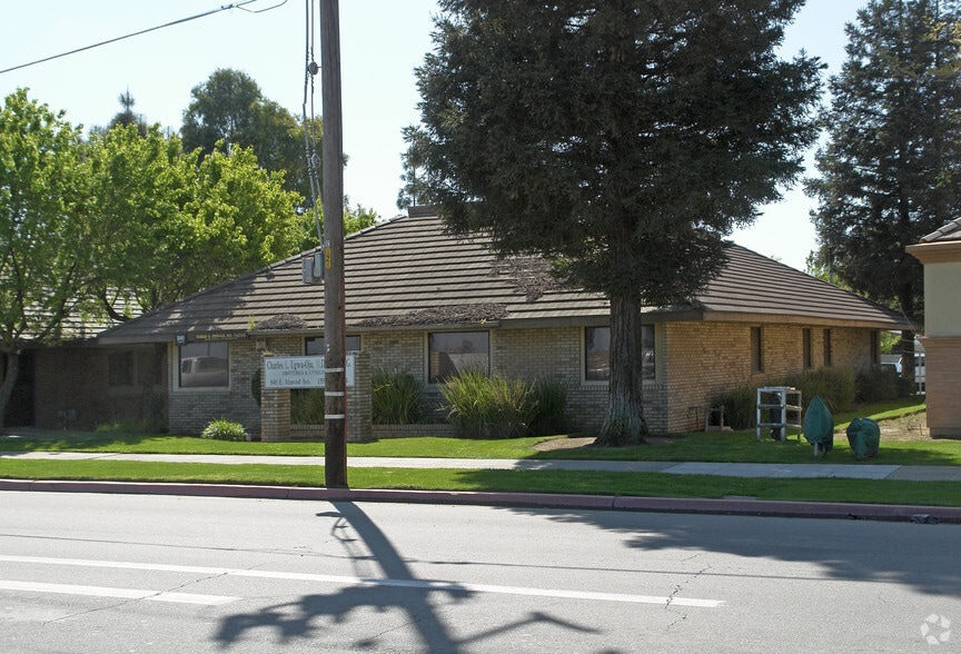 840 E Almond Ave, Madera, CA for lease - Building Photo - Image 3 of 4