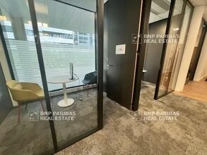 Office in Lyon for lease Interior Photo- Image 2 of 8