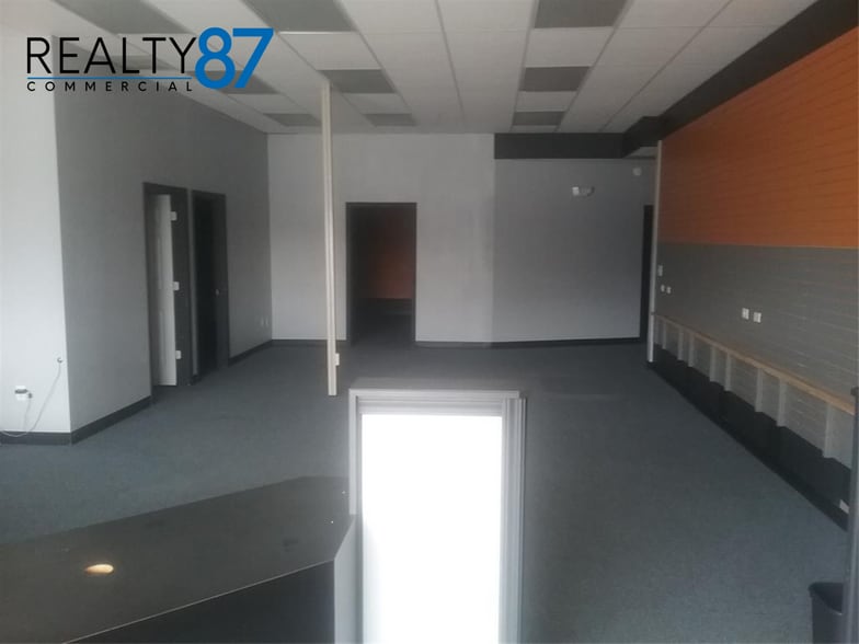 1146 Blairs Ferry Rd NE, Cedar Rapids, IA for lease - Building Photo - Image 2 of 11