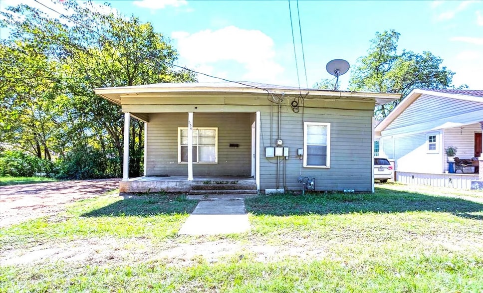 Home Group 7 portfolio of 3 properties for sale on LoopNet.com - Building Photo - Image 1 of 3