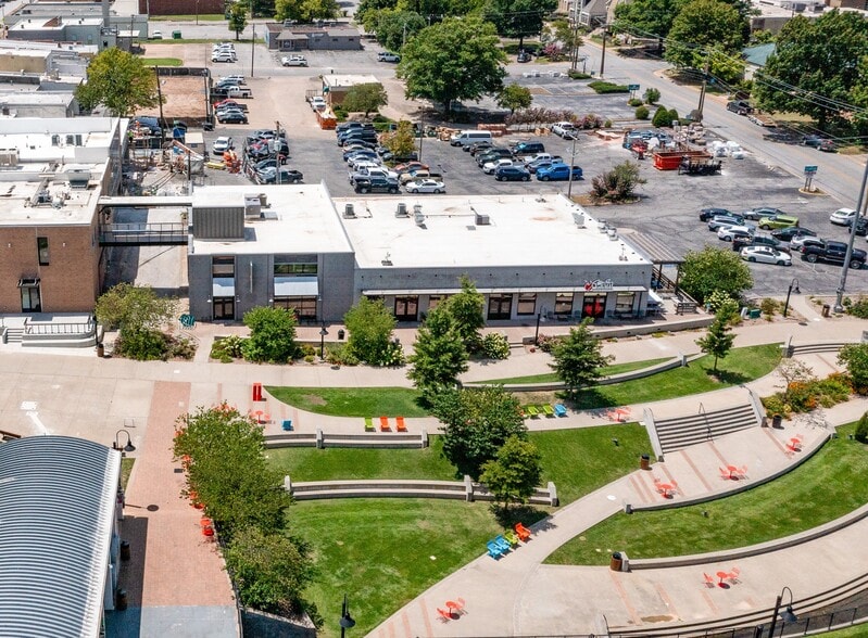 101 W Johnson Ave, Springdale, AR for sale - Building Photo - Image 1 of 1