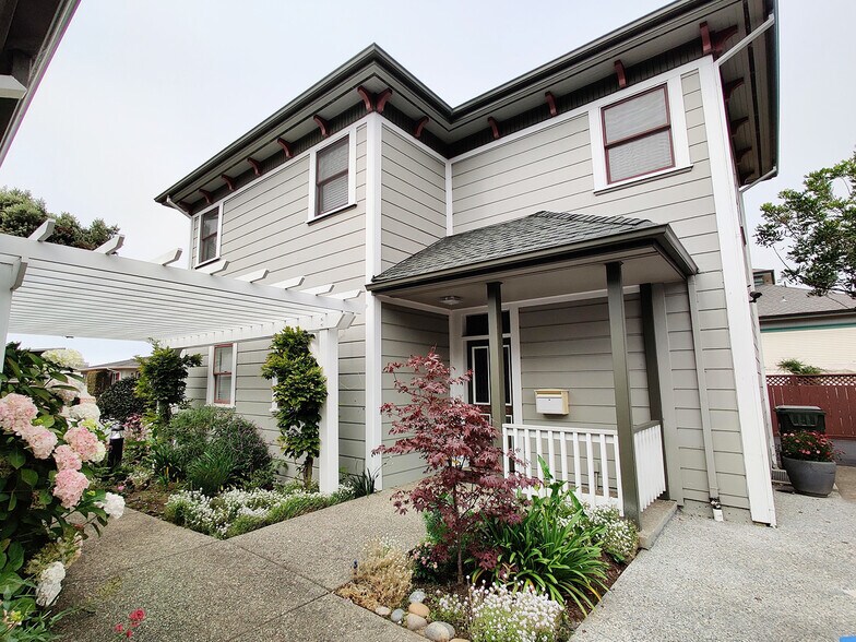 711 Main St, Half Moon Bay, CA for sale - Building Photo - Image 1 of 1