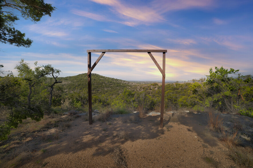 20801 Hamilton Pool Rd., Austin, TX for sale - Primary Photo - Image 1 of 1