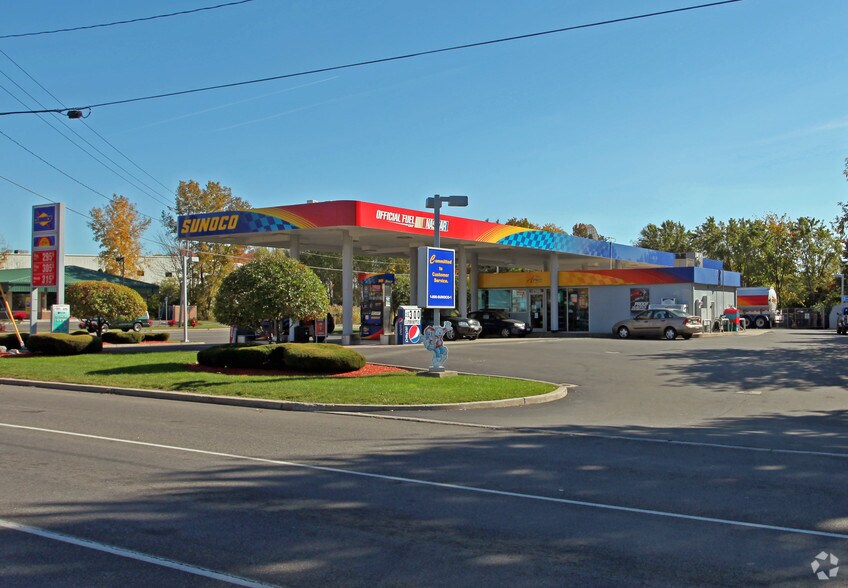 7653 Morgan Rd, Liverpool, NY for sale - Primary Photo - Image 1 of 1