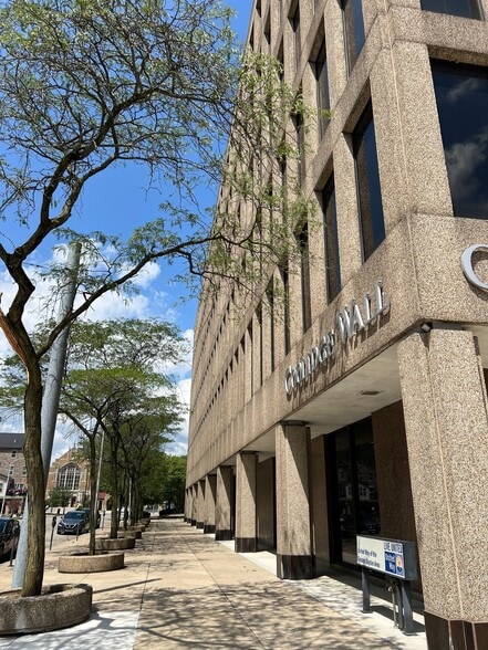 33 W 1st St, Dayton, OH for lease - Building Photo - Image 3 of 23