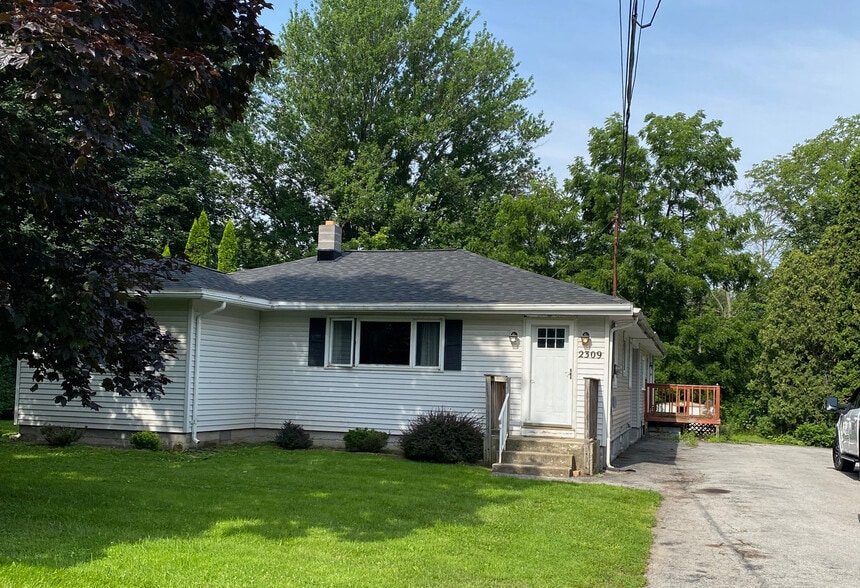 2309 Manitou Rd, Rochester, NY 14606