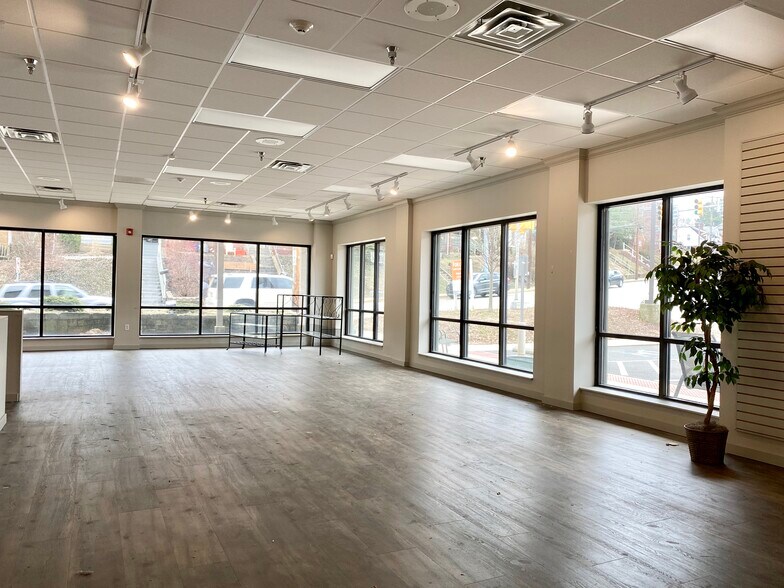 1635 McFarland Rd, Pittsburgh, PA for sale - Building Photo - Image 1 of 1