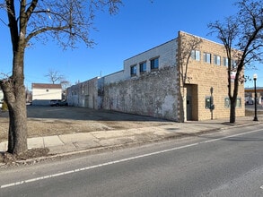 1022 W Broad St, Columbus, OH for lease Building Photo- Image 1 of 3