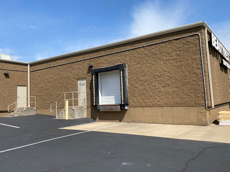 255 Financial Dr, Hollister, MO for lease - Building Photo - Image 3 of 10