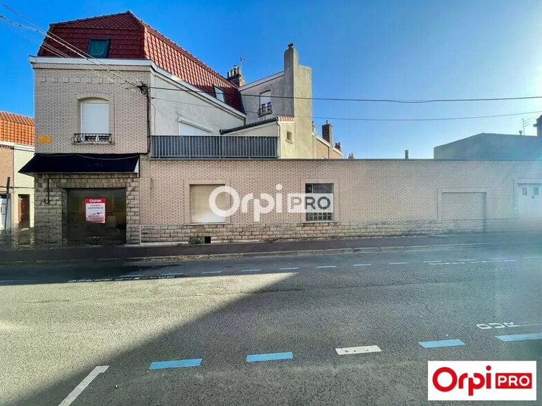 Retail in Lille for lease - Building Photo - Image 2 of 2