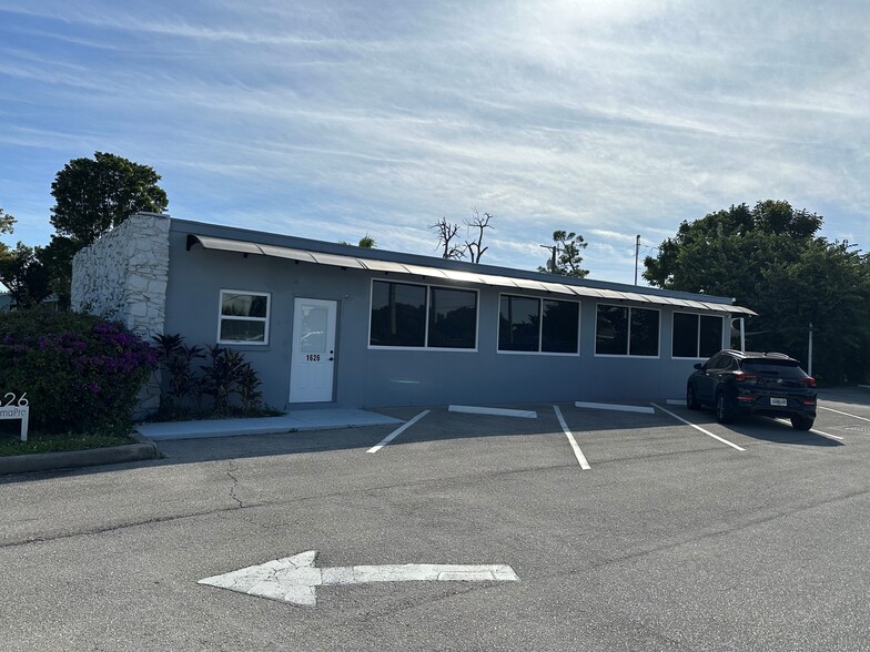 1620 Medical Ln, Fort Myers, FL for lease - Building Photo - Image 1 of 5