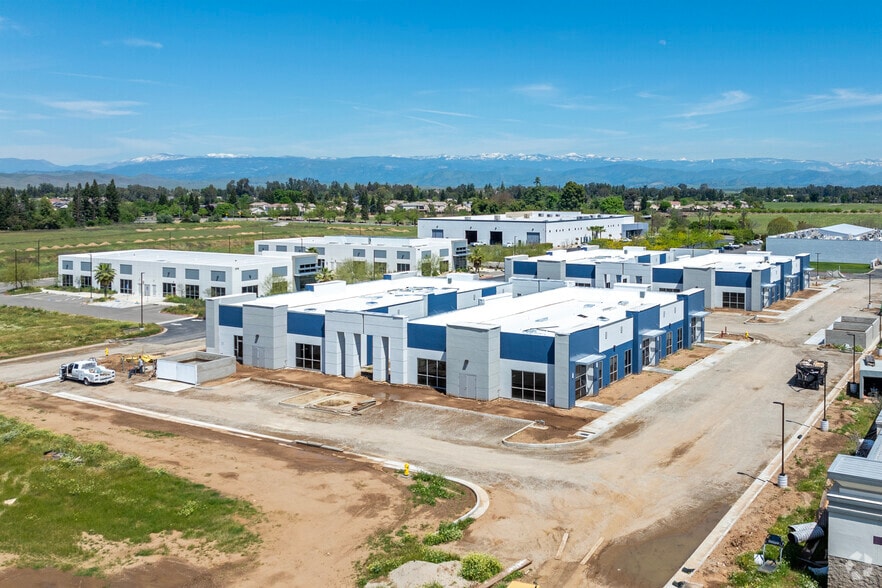 918 N Temperance Ave, Clovis, CA for lease - Building Photo - Image 3 of 3