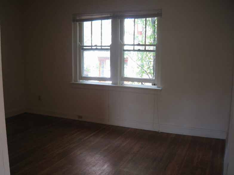 5132-5136 Montgomery Rd, Cincinnati, OH for sale - Interior Photo - Image 3 of 9