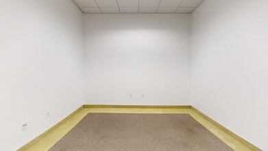 580-584 NW University Blvd, Port Saint Lucie, FL for lease Interior Photo- Image 2 of 4