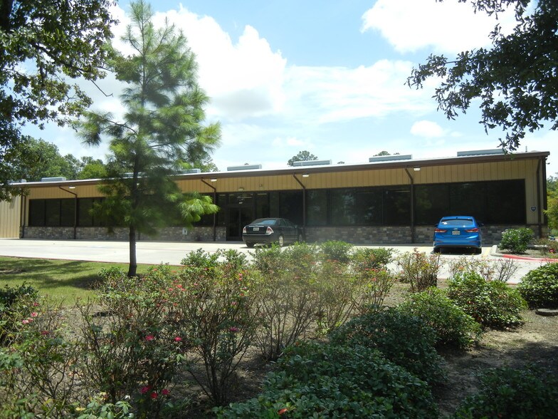 2014 Airport Rd, Conroe, TX for sale - Building Photo - Image 1 of 1