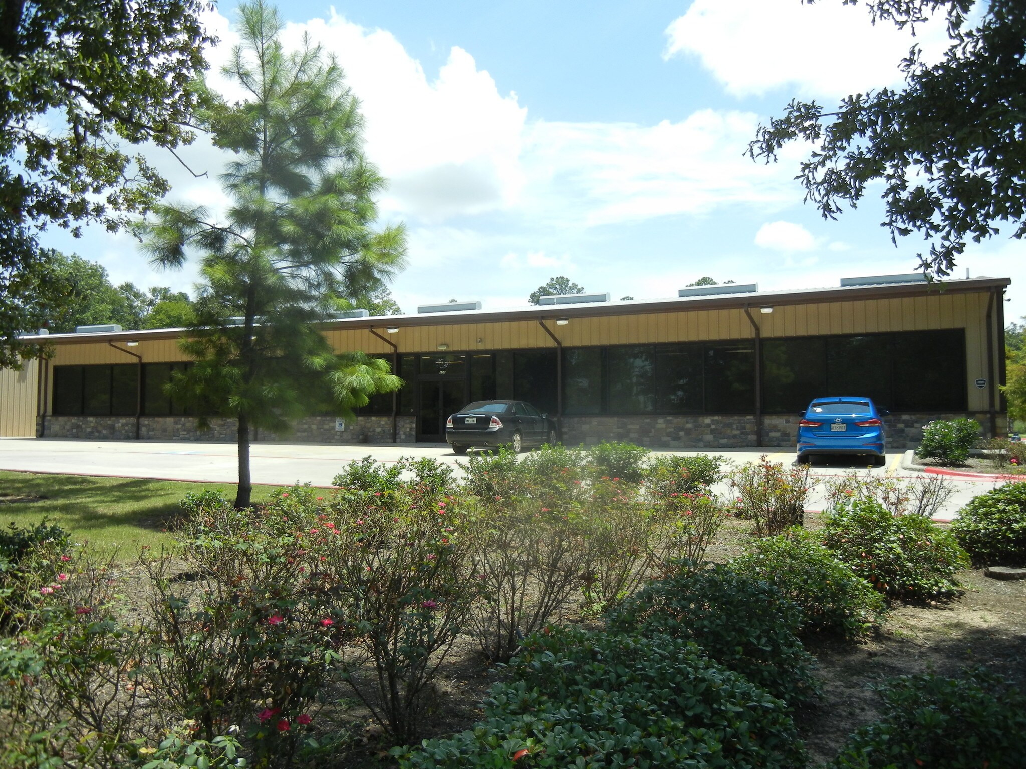 2014 Airport Rd, Conroe, TX for sale Building Photo- Image 1 of 1