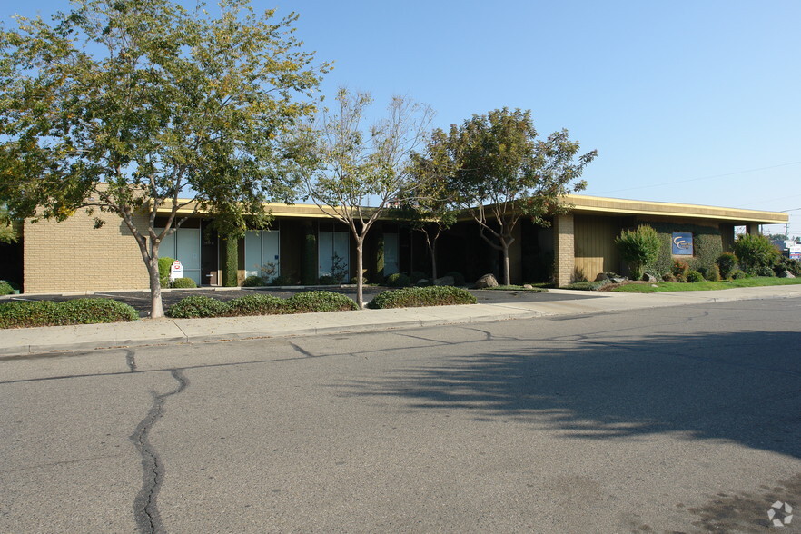 1441 S Mooney Blvd, Visalia, CA for sale - Building Photo - Image 1 of 1